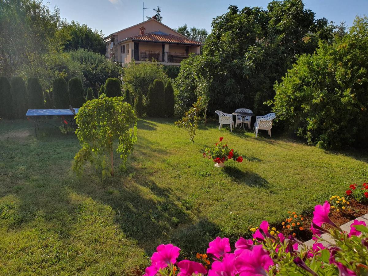 Villa Nikolina Medulin Exteriör bild