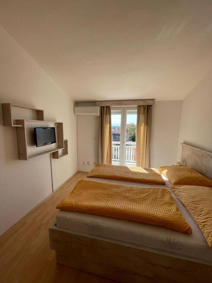 Villa Nikolina Medulin Exteriör bild
